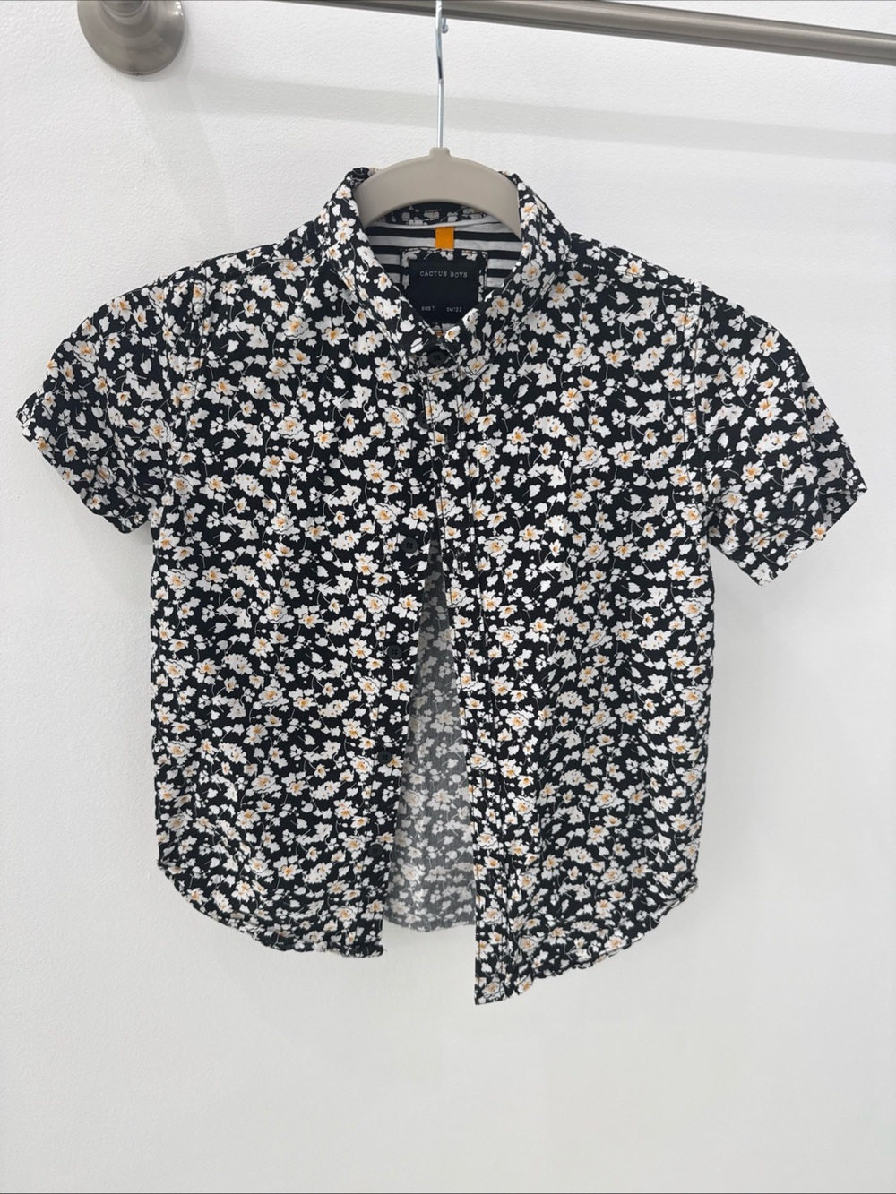 Cactus Boys Button Down Shirt Black And White Floral Size 7